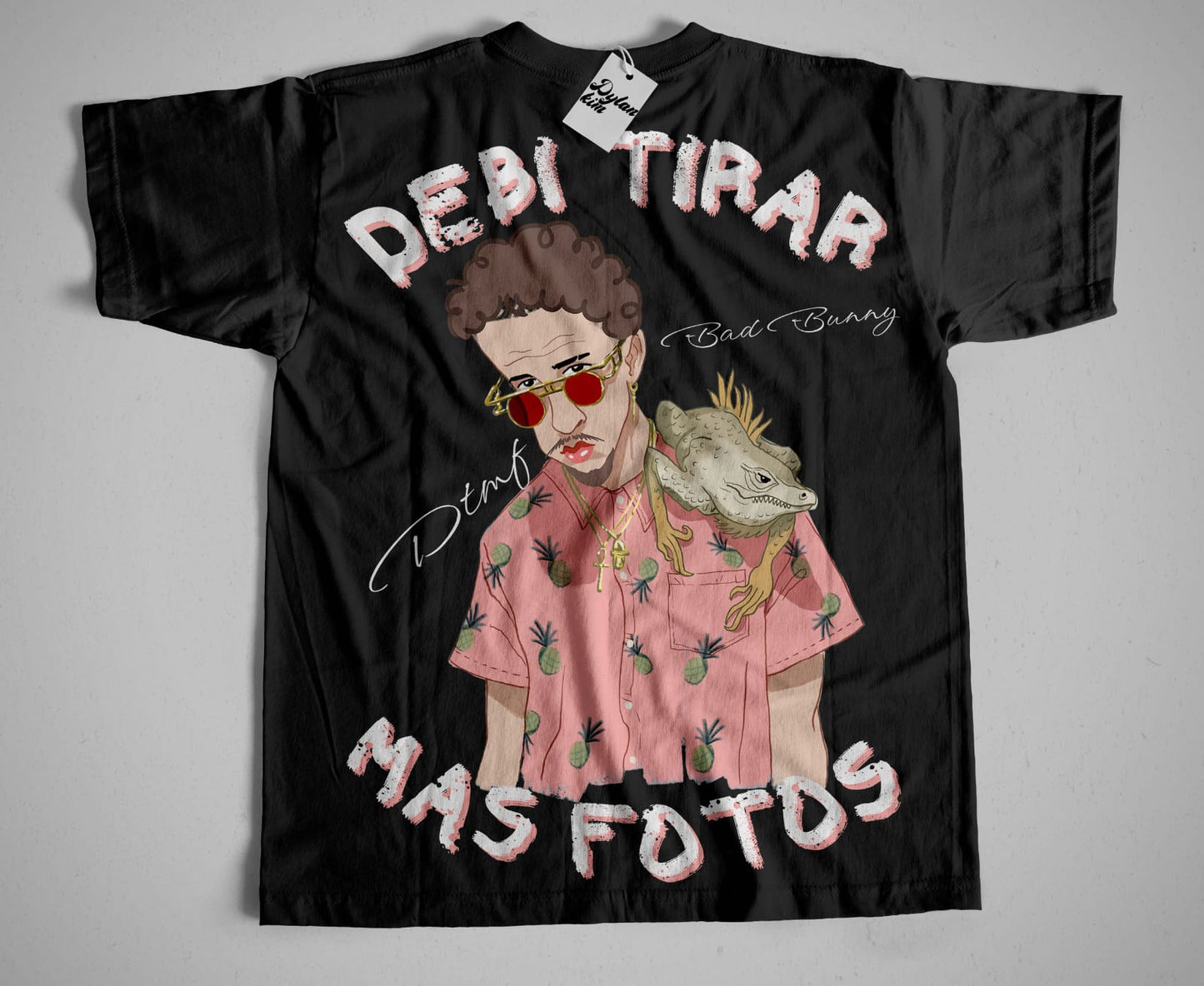 Polera de algodón Negra Bad Bunny Debí tirar más Fotos.