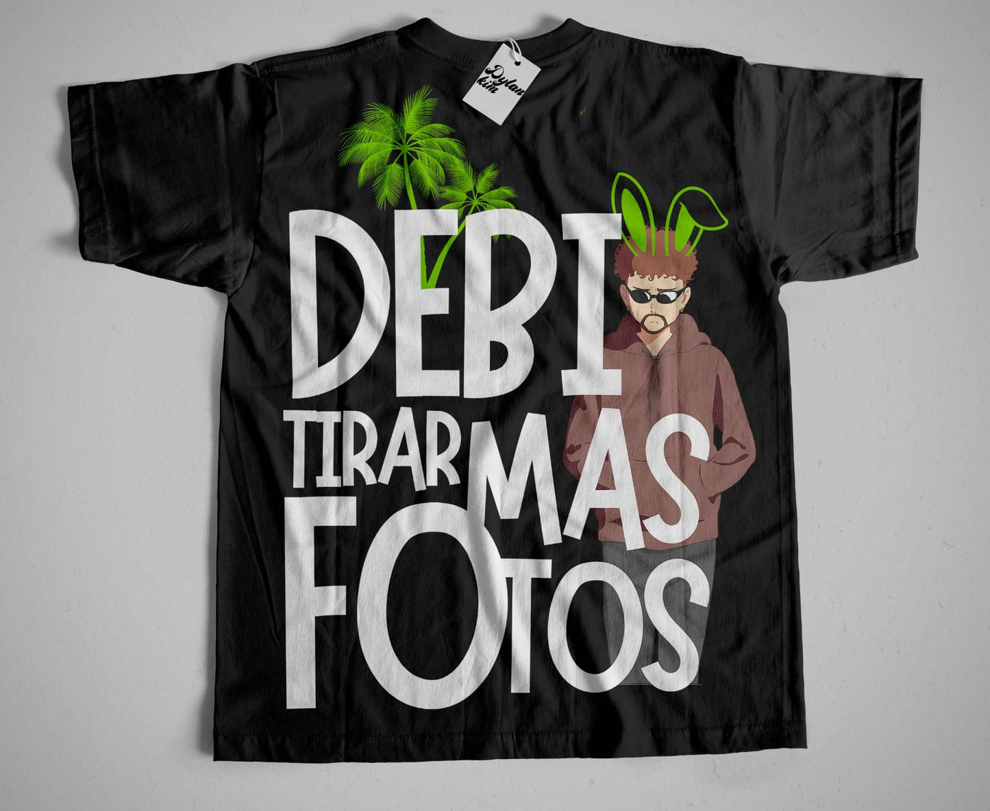 Polera de algodón Negra Bad Bunny Debí tirar más Fotos.