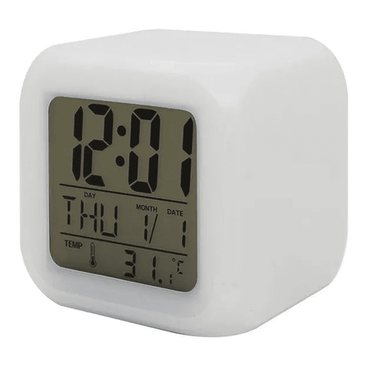 RELOJ DIGITAL CAMBIA COLOR CON 3 PLACAS METALICAS